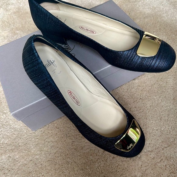 *NEW* RANGONI FIRENZE  Size 10 Narrow Amalfi “Mito” Pump Orn Blu Jean - Picture 2 of 6